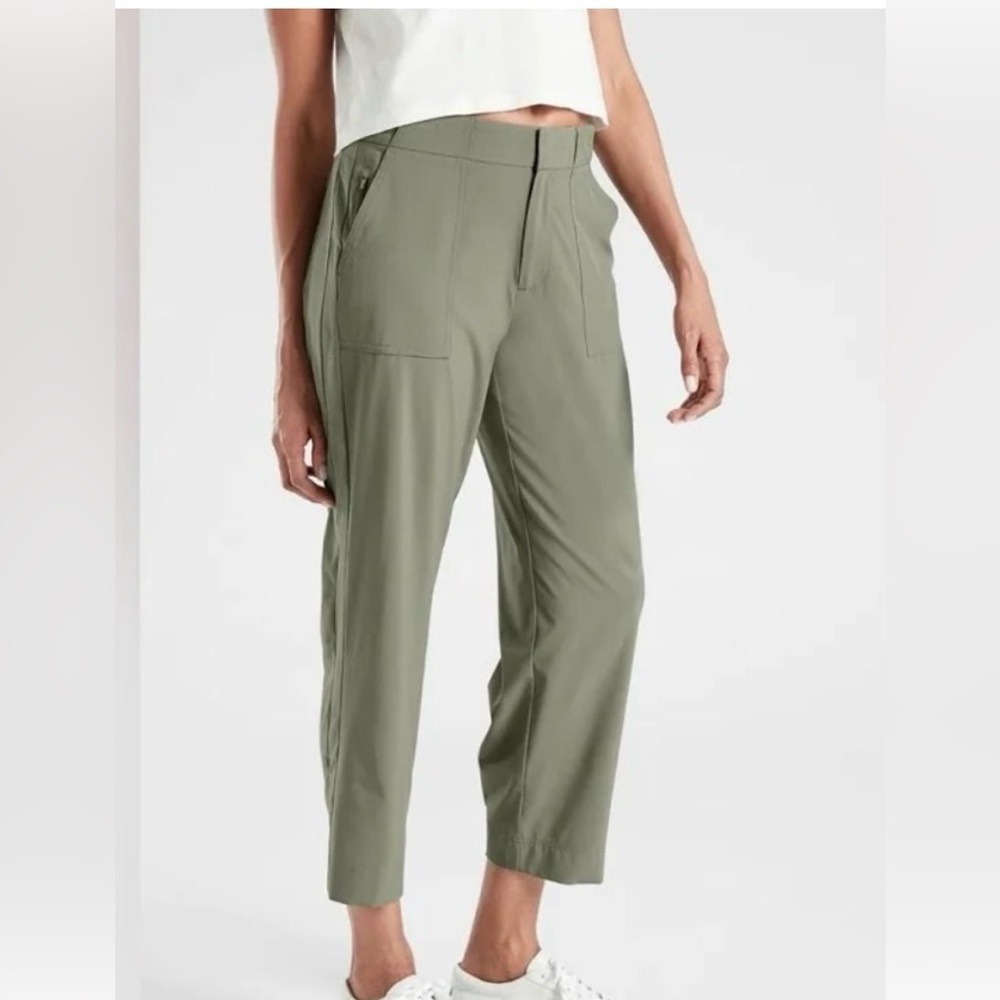Athleta Tribeca Utility Crop Pants size 2
